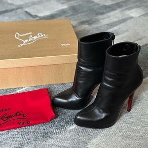 EUC Size 38 Black Leather Christian Louboutin “Ariella Talon” Booties